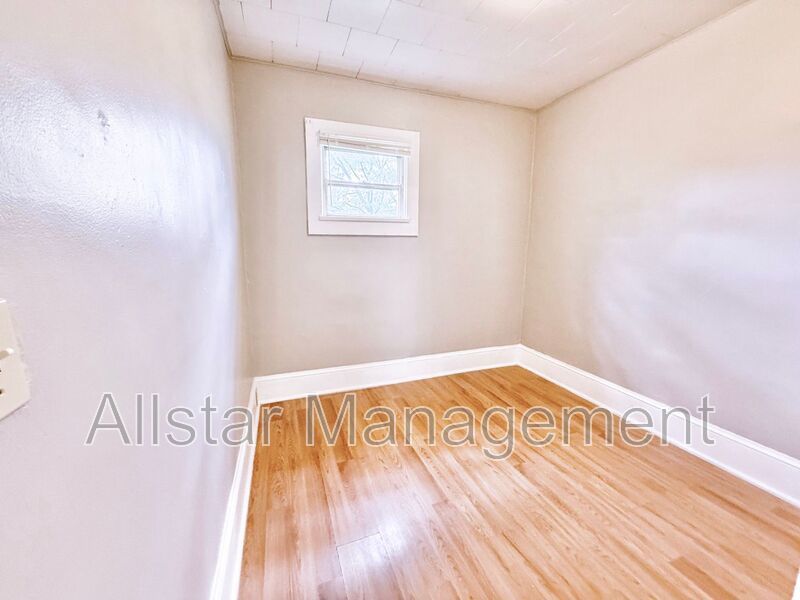 6714 Worley Ave.  Cleveland, OH Rear/upper unit property image