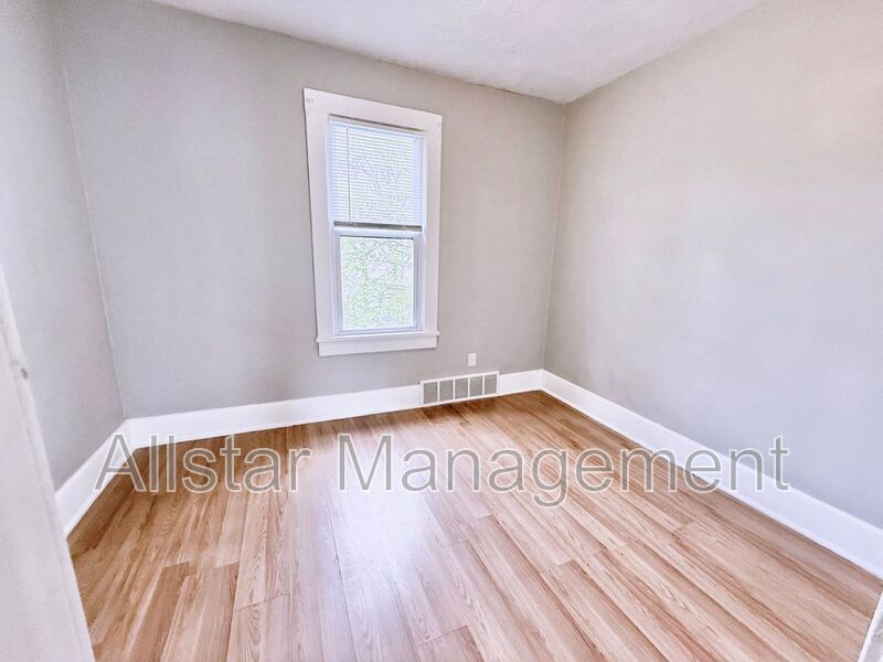 6714 Worley Ave.  Cleveland, OH Rear/upper unit property image