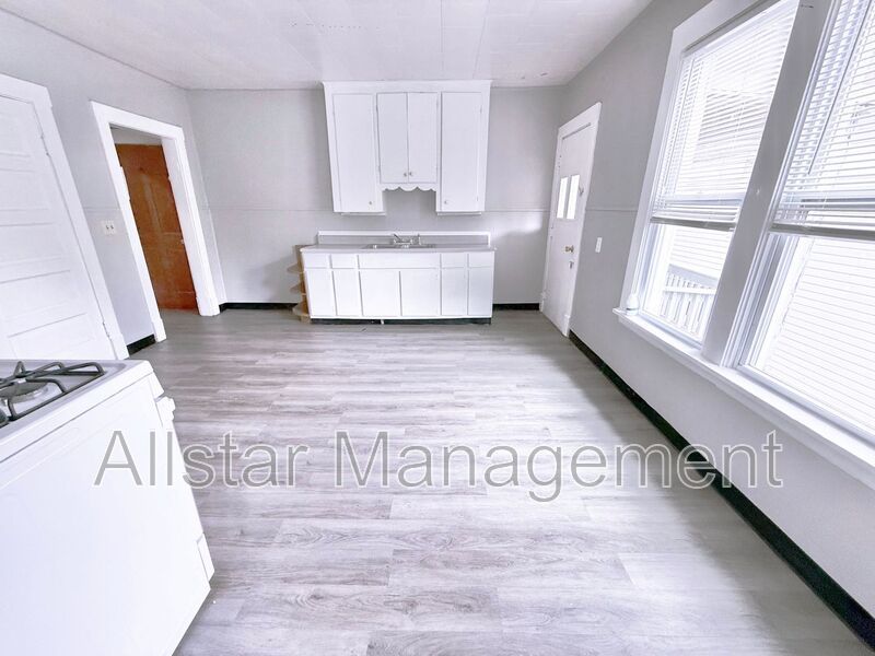 6714 Worley Ave.  Cleveland, OH Rear/upper unit property image