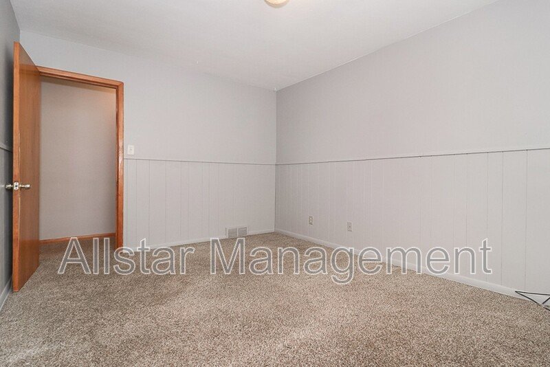 26611 Lakeshore Blvd. (Up), Euclid property image