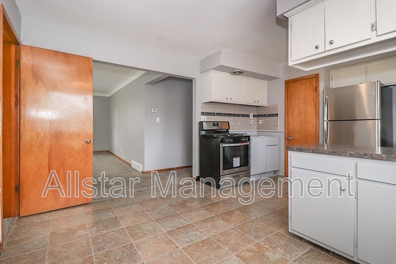 26611 Lakeshore Blvd. (Up), Euclid property image