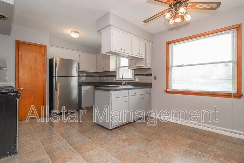 26611 Lakeshore Blvd. (Up), Euclid property image