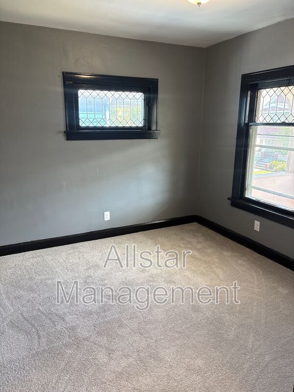 11909 Parkhill Avenue - Up Unit Cleveland, OH 44120 property image