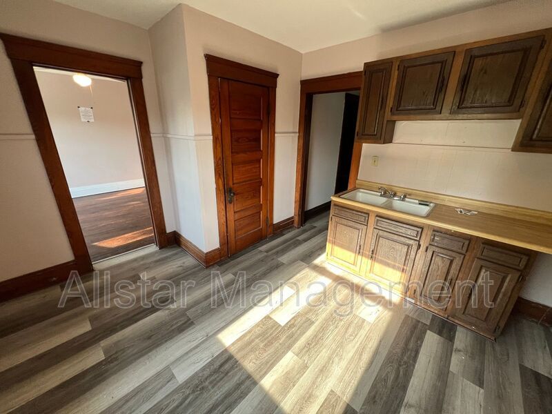 3786 W 37 St #2, Cleveland property image