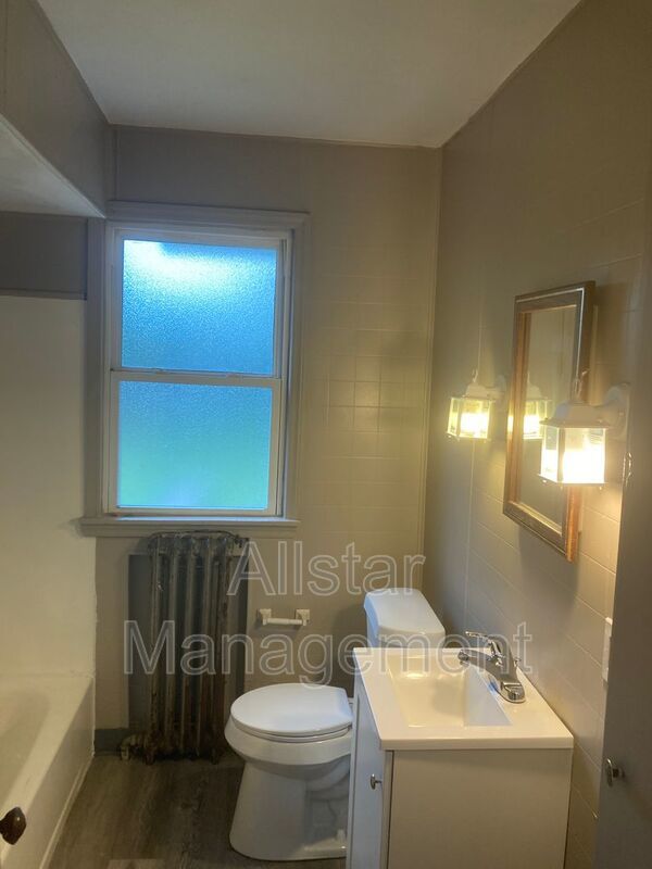 3786 W 37 St #2, Cleveland property image