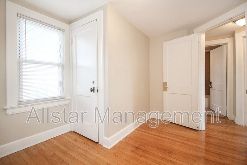 14210 Athens, Lakewood property image