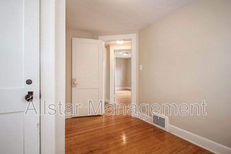 14210 Athens, Lakewood property image