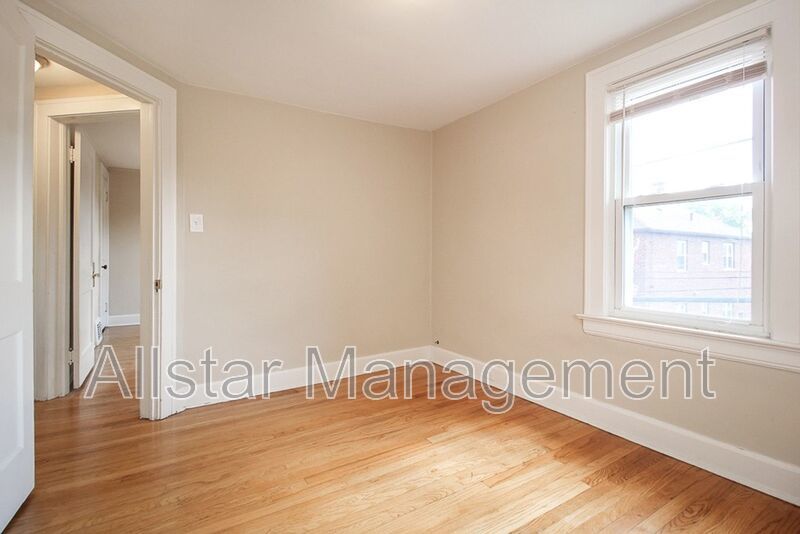 14210 Athens, Lakewood property image