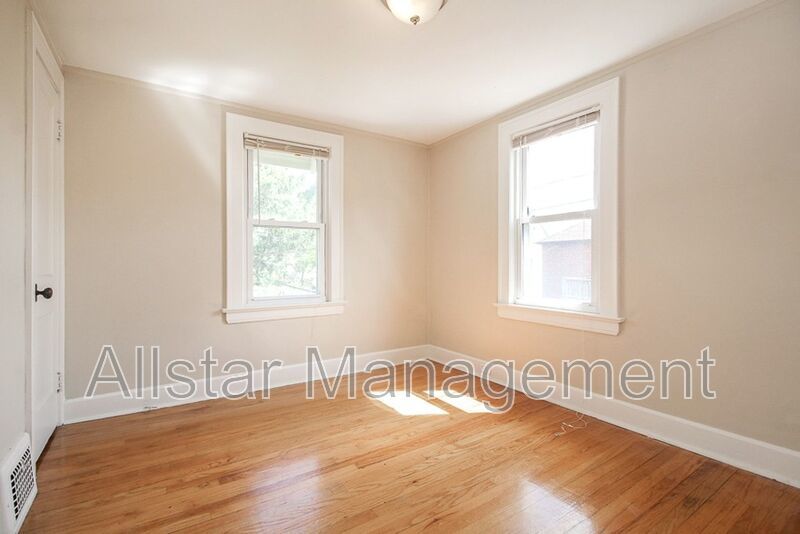 14210 Athens, Lakewood property image