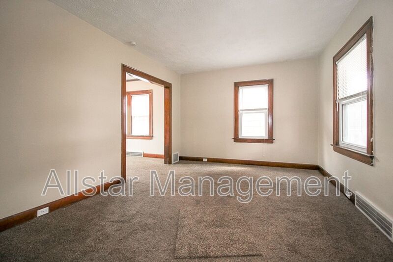 14210 Athens, Lakewood property image