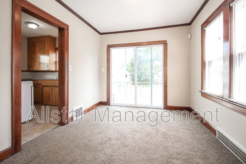 14210 Athens, Lakewood property image