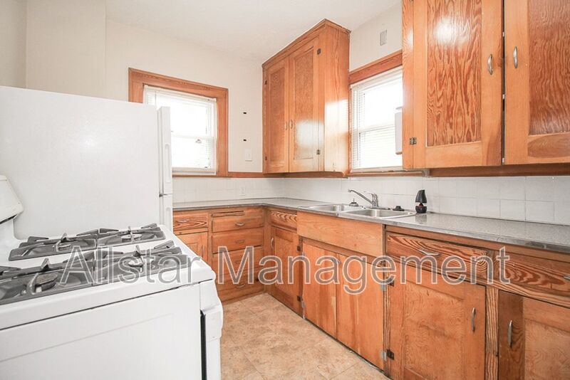 14210 Athens, Lakewood property image