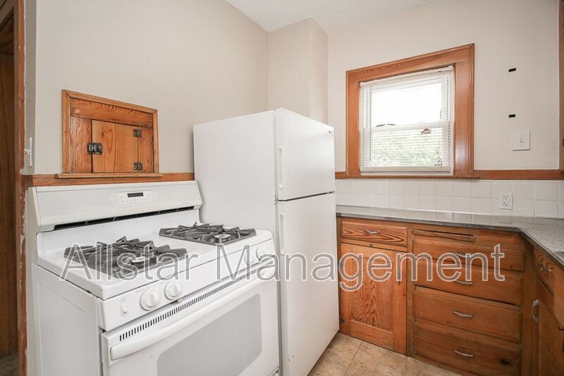 14210 Athens, Lakewood property image