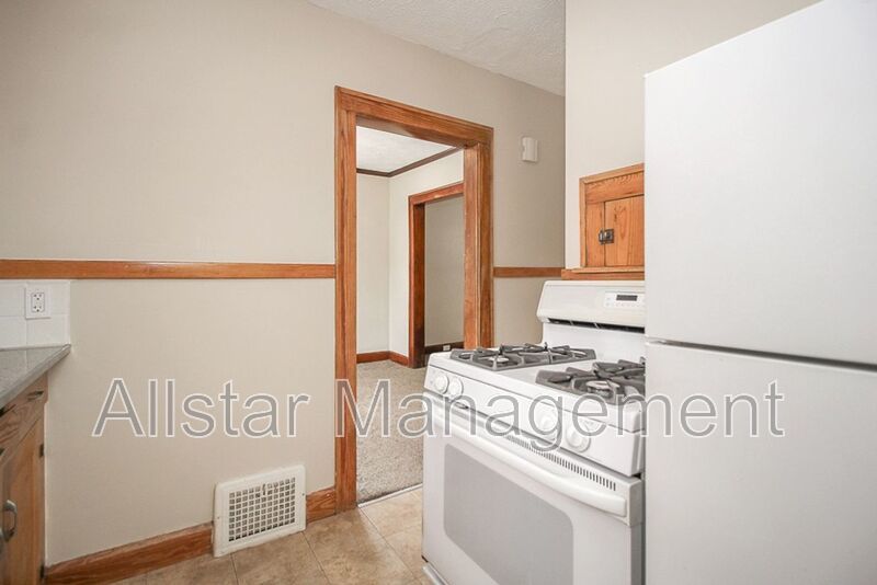14210 Athens, Lakewood property image