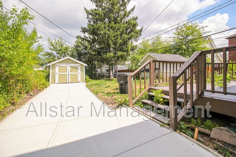14210 Athens, Lakewood property image