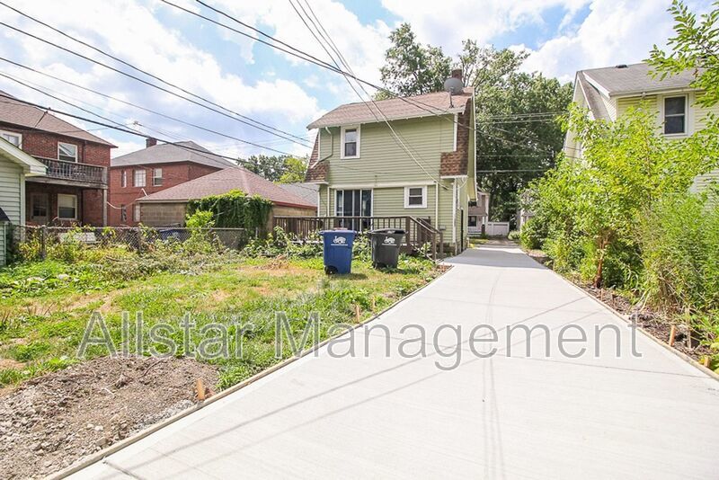 14210 Athens, Lakewood property image