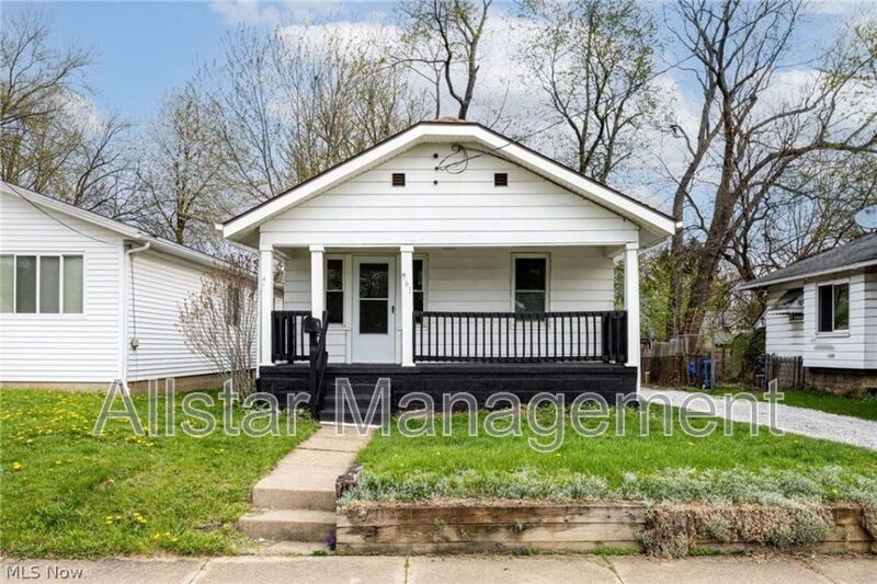 961 Wyley Avenue Akron, OH 44306 property image