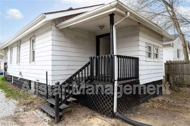 961 Wyley Avenue Akron, OH 44306 property image