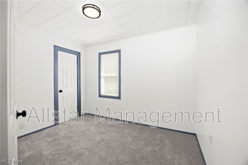 961 Wyley Avenue Akron, OH 44306 property image