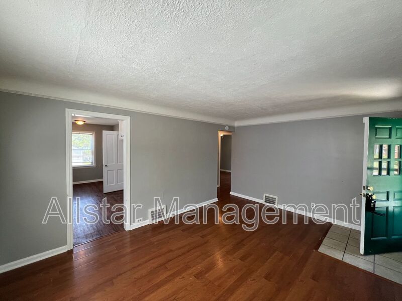 1480 E 196th Street Euclid, OH 44117 property image