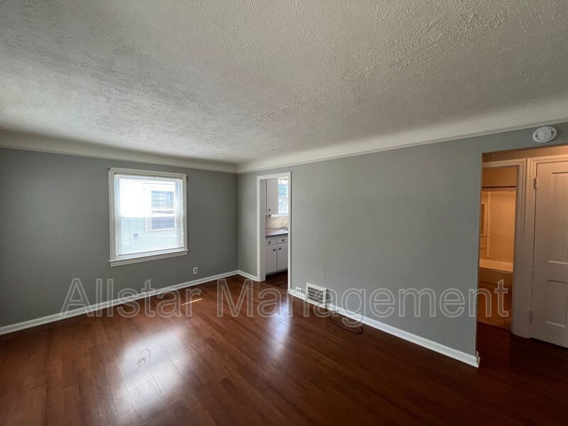 1480 E 196th Street Euclid, OH 44117 property image