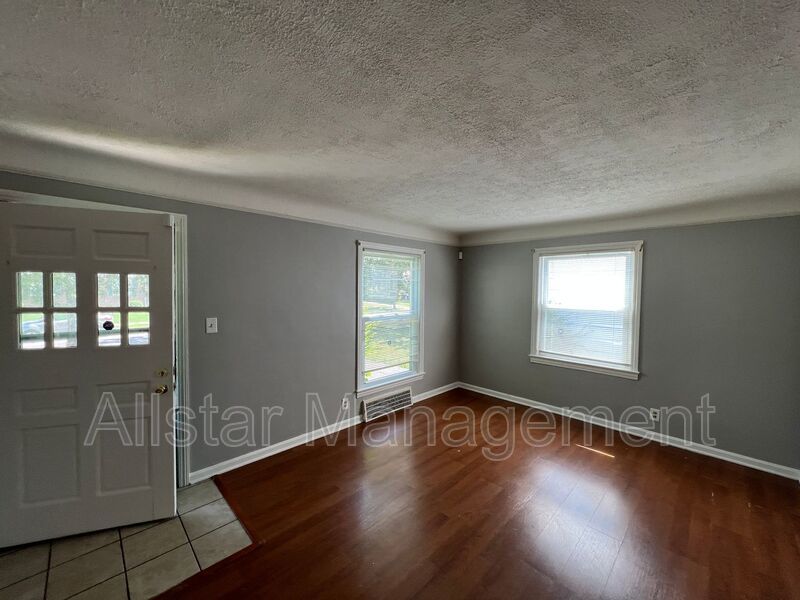 1480 E 196th Street Euclid, OH 44117 property image