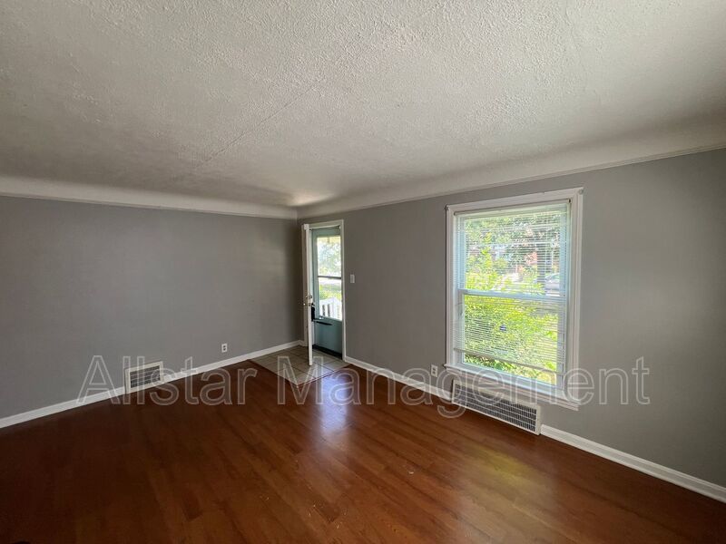 1480 E 196th Street Euclid, OH 44117 property image
