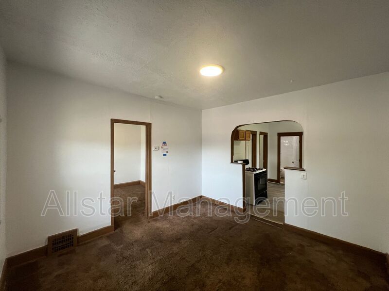 3611 E 116th Street - Lower Unit Cleveland, OH 44105 property image