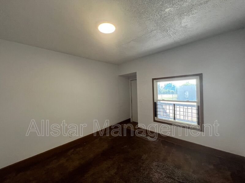 3611 E 116th Street - Lower Unit Cleveland, OH 44105 property image