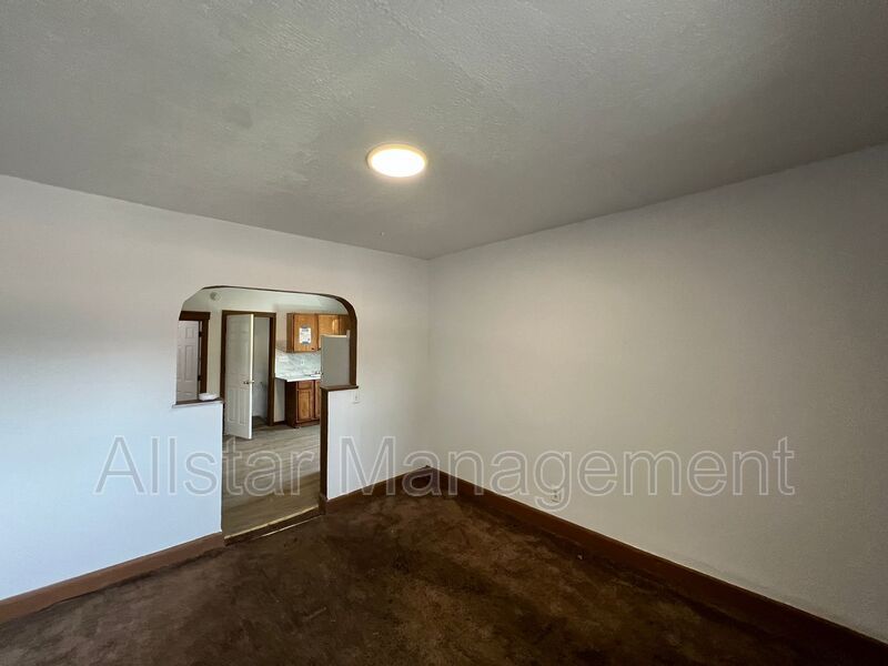3611 E 116th Street - Lower Unit Cleveland, OH 44105 property image