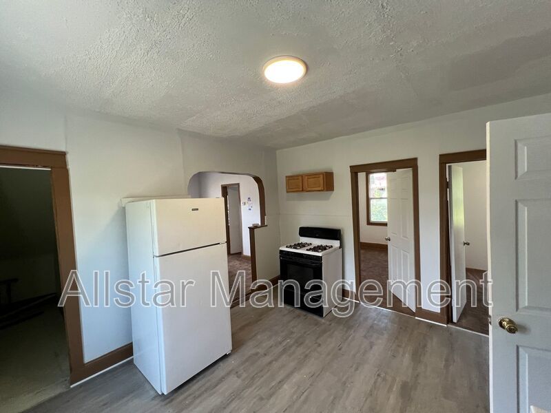 3611 E 116th Street - Lower Unit Cleveland, OH 44105 property image