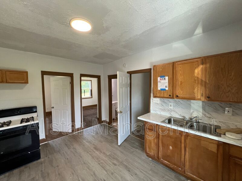 3611 E 116th Street - Lower Unit Cleveland, OH 44105 property image