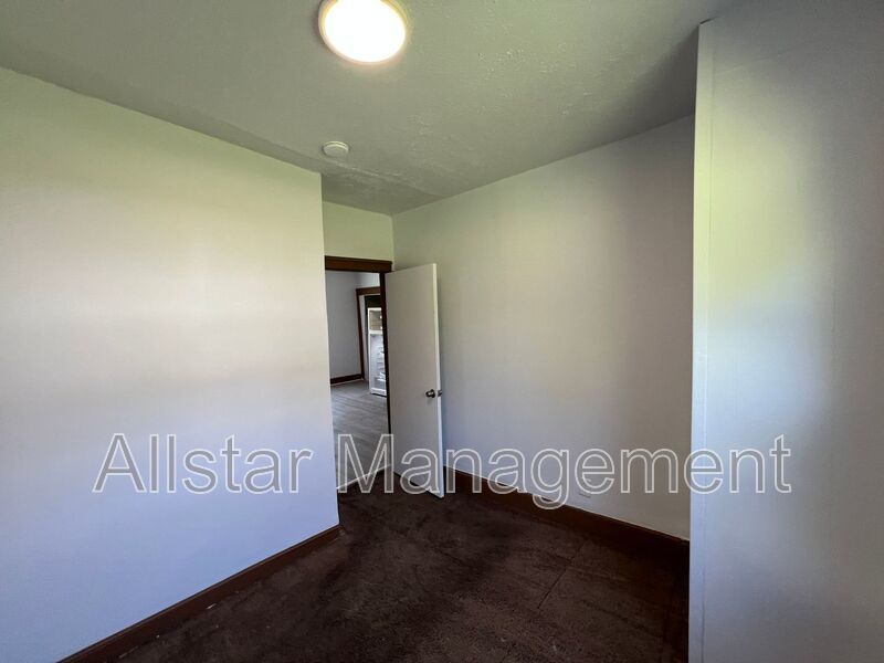 3611 E 116th Street - Lower Unit Cleveland, OH 44105 property image