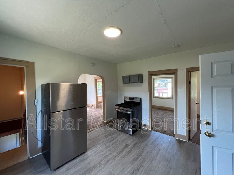 3611 E 116th Street - Upper Unit Cleveland, OH 44105 property image