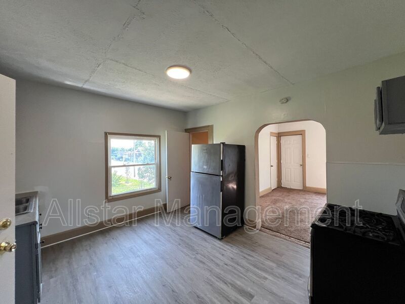 3611 E 116th Street - Upper Unit Cleveland, OH 44105 property image