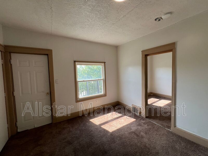 3611 E 116th Street - Upper Unit Cleveland, OH 44105 property image