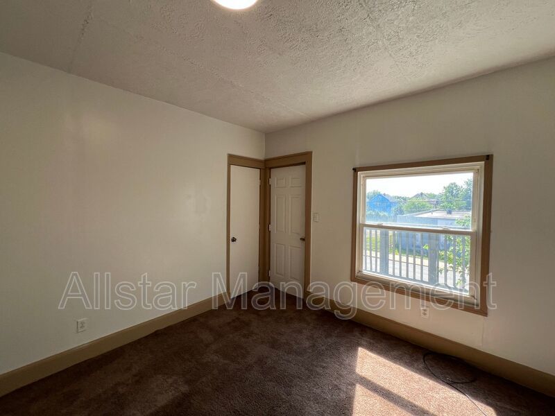3611 E 116th Street - Upper Unit Cleveland, OH 44105 property image