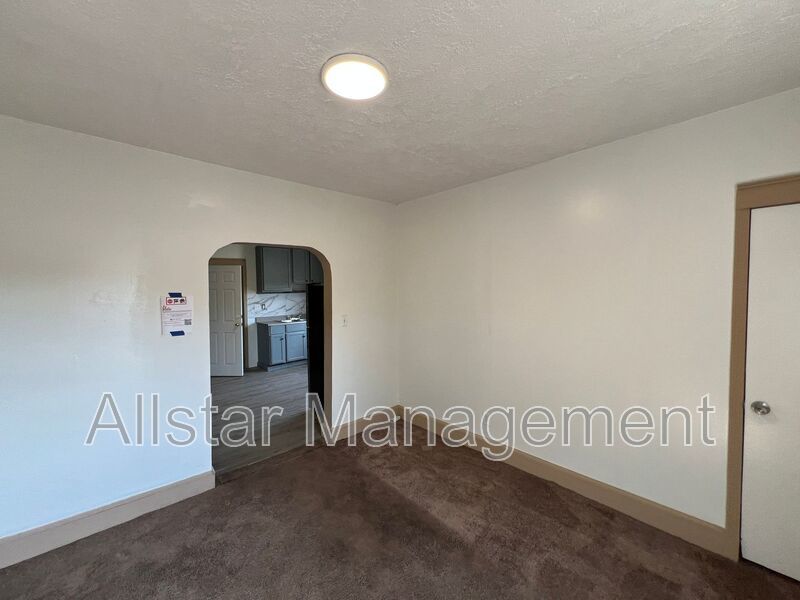3611 E 116th Street - Upper Unit Cleveland, OH 44105 property image
