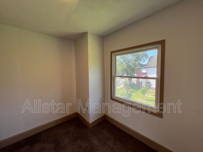 3611 E 116th Street - Upper Unit Cleveland, OH 44105 property image