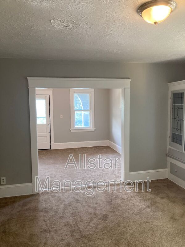 2785 E 117th Street - up Cleveland, OH 44120 property image