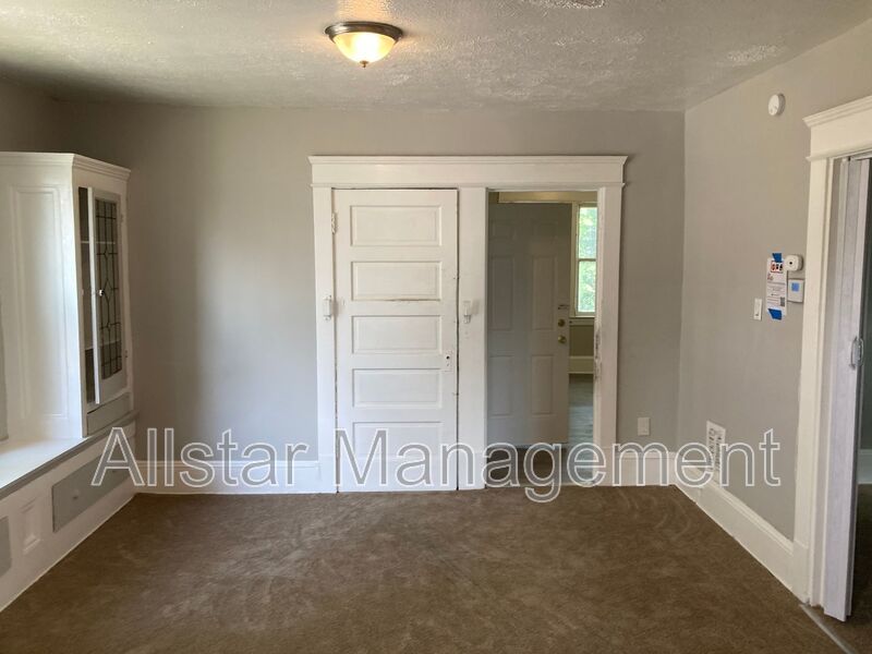 2785 E 117th Street - up Cleveland, OH 44120 property image