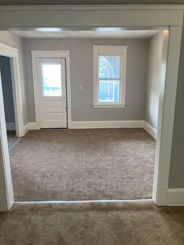 2785 E 117th Street - up Cleveland, OH 44120 property image