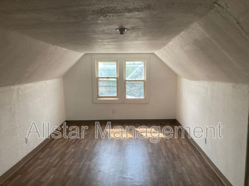 2785 E 117th Street - up Cleveland, OH 44120 property image