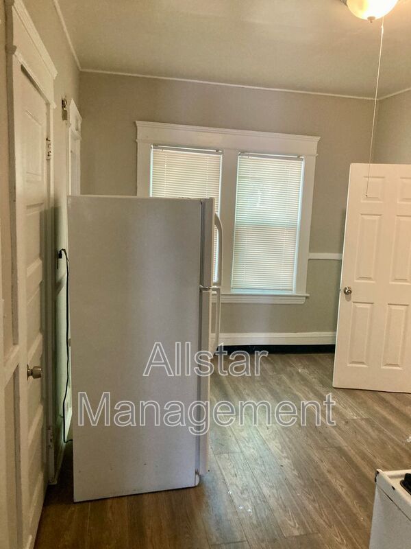 2785 E 117th Street - Down Cleveland, OH 44120 property image