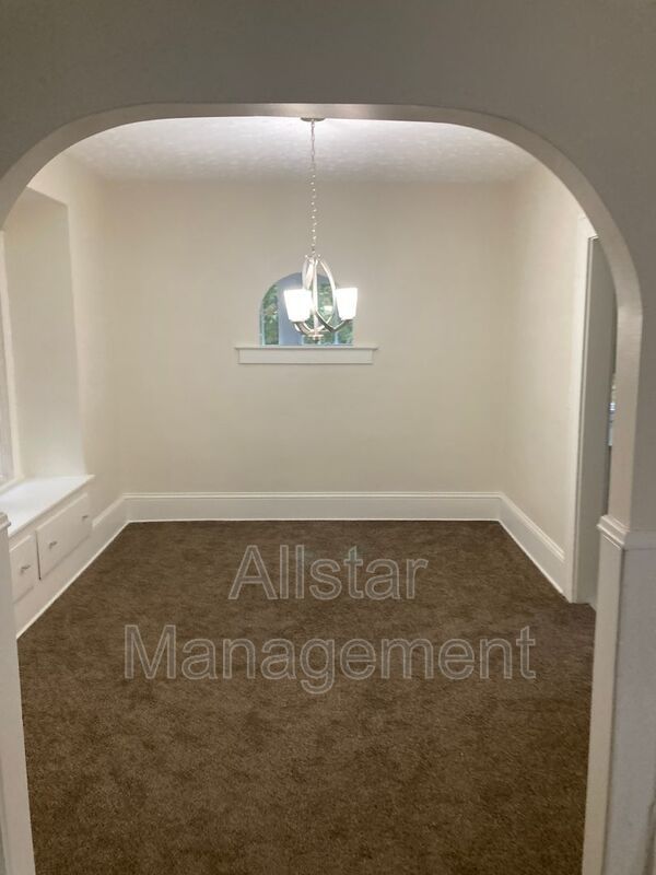 1201 East Ave property image