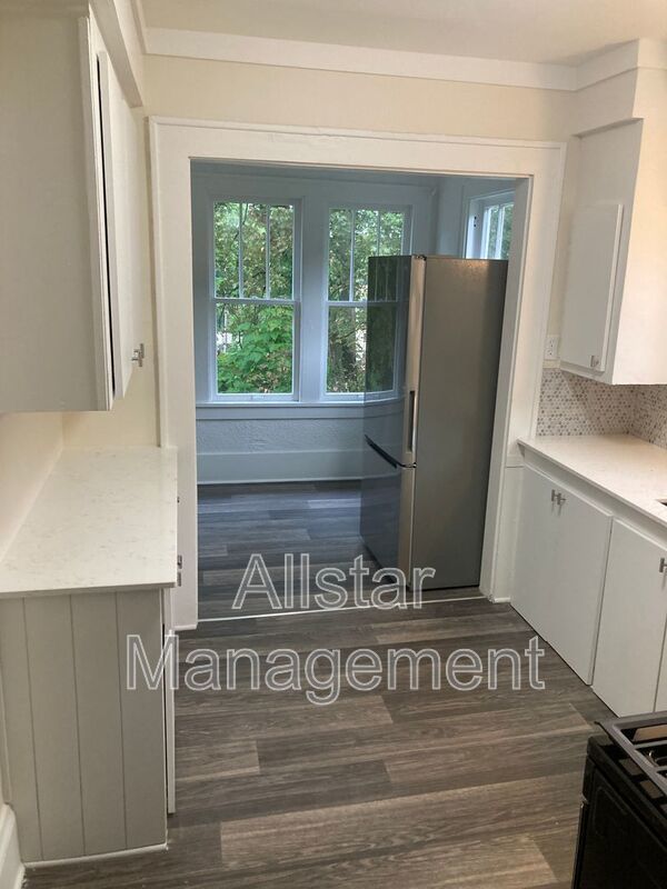 1201 East Ave property image