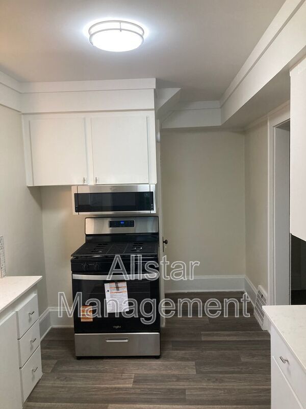 1201 East Ave property image