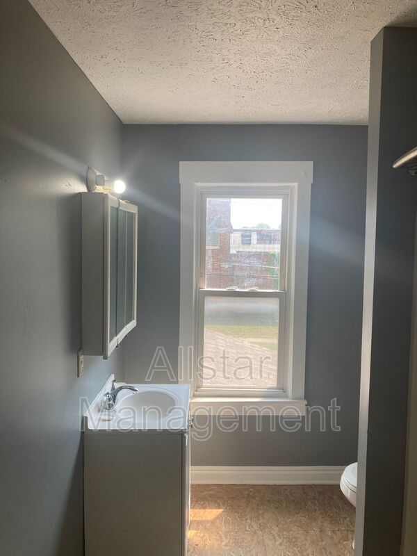 14221 Darley Ave Cleveland, OH 44110 property image