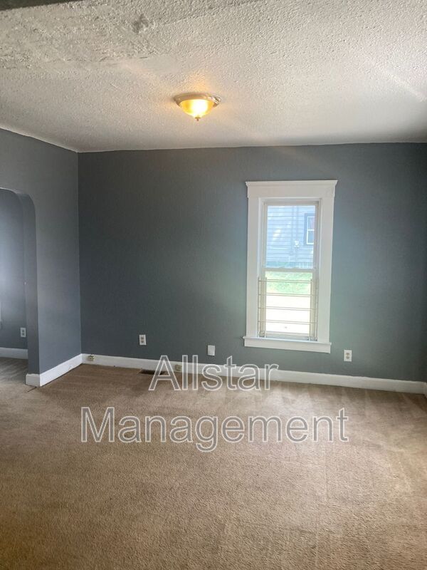 14221 Darley Ave Cleveland, OH 44110 property image