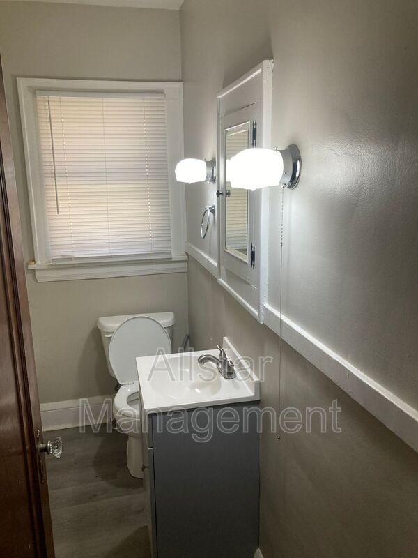 598 Blaine Avenue - Unit 2 Akron, OH 44310 property image